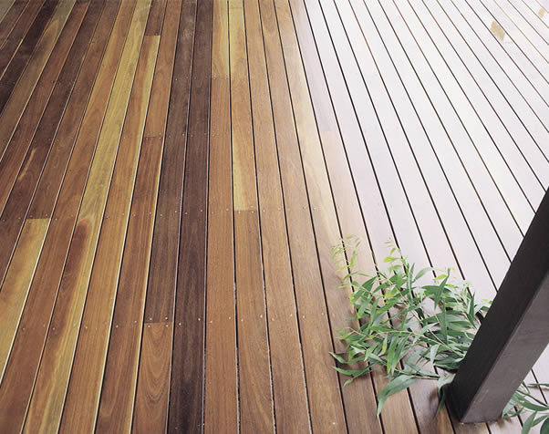 Large image of a typical select grade spotted gum deck featuring gum leaves
